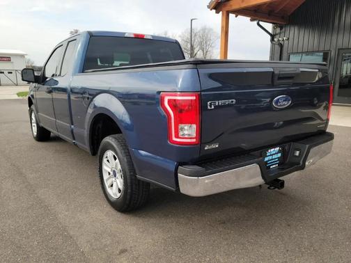 Blue 2016 Ford F-150 XLT