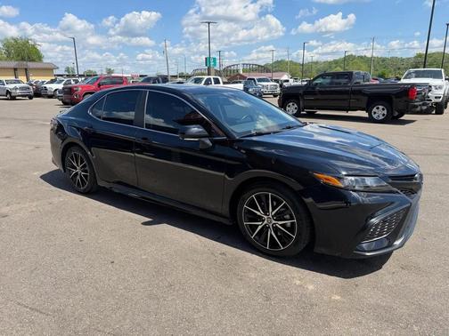 Midnight Black Metallic 2023 Toyota Camry SE