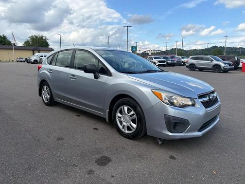 Ice Silver Metallic 2013 Subaru Impreza 2.0i