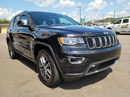Diamond Black Crystal Pearlcoat 2017 Jeep Grand Cherokee Limited