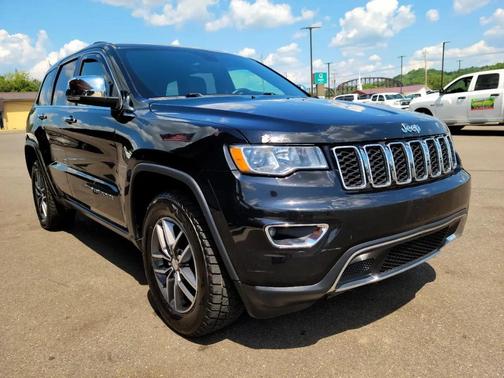 Diamond Black Crystal Pearlcoat 2017 Jeep Grand Cherokee Limited