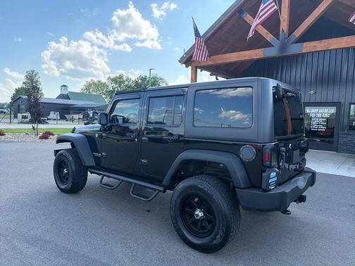 Black Clearcoat 2014 Jeep Wrangler Unlimited Rubicon
