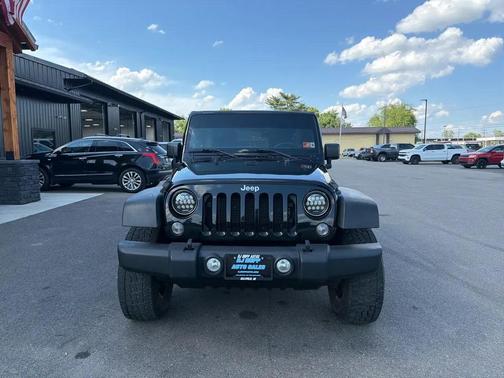 Black Clearcoat 2014 Jeep Wrangler Unlimited Rubicon
