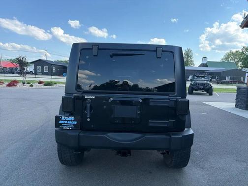 Black Clearcoat 2014 Jeep Wrangler Unlimited Rubicon