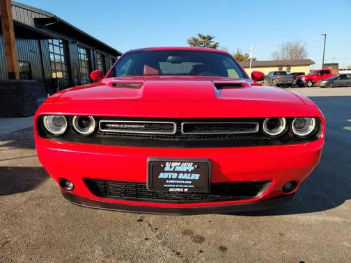 2016 Dodge Challenger SXT