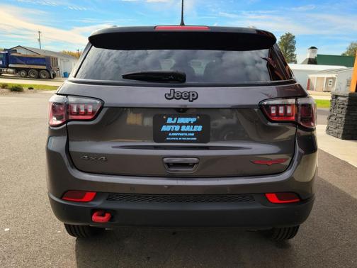 2024 Jeep Compass Trailhawk