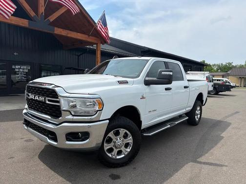Bright White Clearcoat 2024 RAM 2500 Big Horn Crew Cab 4x4 6'4' Box
