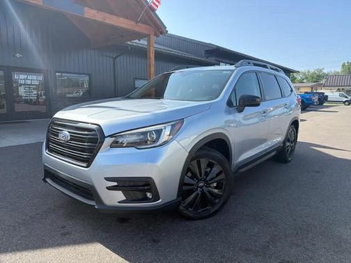 Ice Silver Metallic 2022 Subaru Ascent Onyx Edition Limited 7-Passenger