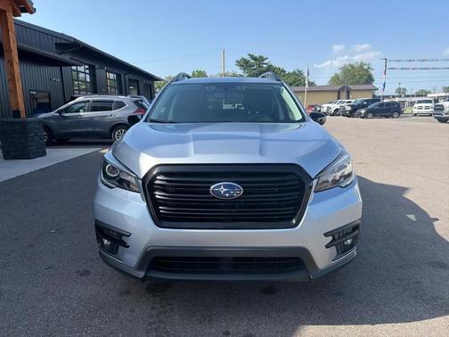 Ice Silver Metallic 2022 Subaru Ascent Onyx Edition Limited 7-Passenger