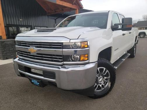 Summit White 2018 Chevrolet Silverado 2500 WT