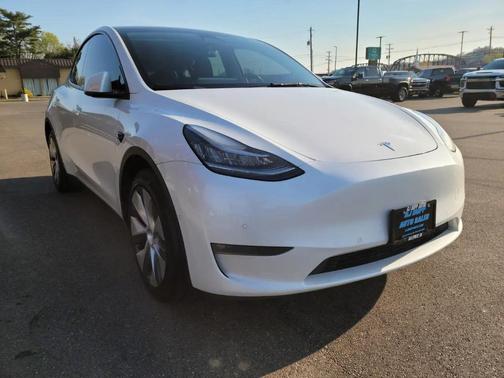 Pearl White Multi-Coat 2022 Tesla Model Y Long Range Dual Motor All-Wheel Drive