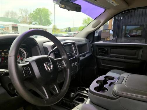 2017 RAM 2500 Tradesman Crew Cab 4x4 6'4' Box
