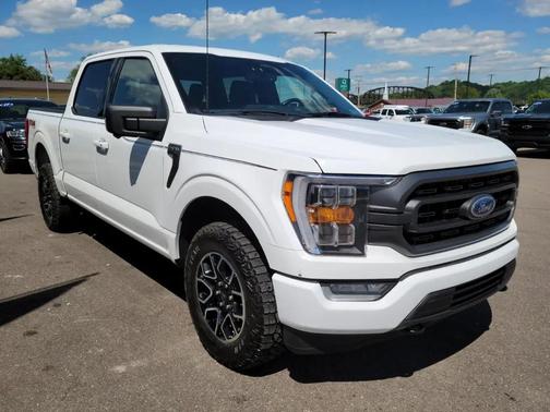 Oxford White 2022 Ford F-150 XLT