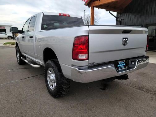 2017 RAM 2500 Tradesman Crew Cab 4x4 6'4' Box