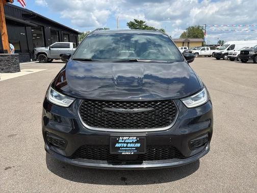 Diamond Black Crystal Pearlcoat 2025 Chrysler Pacifica Limited