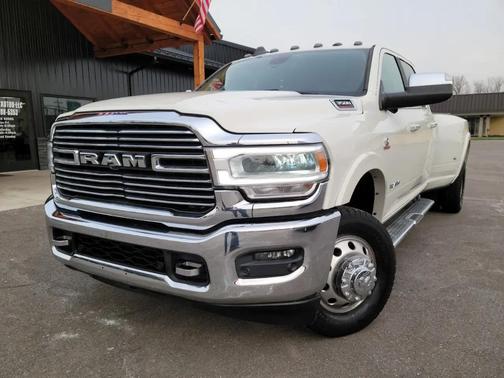 2019 RAM 3500 Laramie Crew Cab 4x4 8' Box