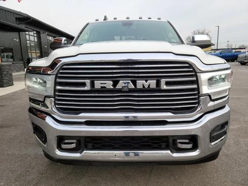 2019 RAM 3500 Laramie Crew Cab 4x4 8' Box