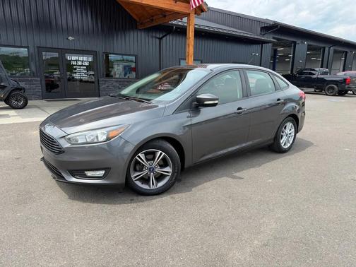 Magnetic Metallic 2017 Ford Focus SE