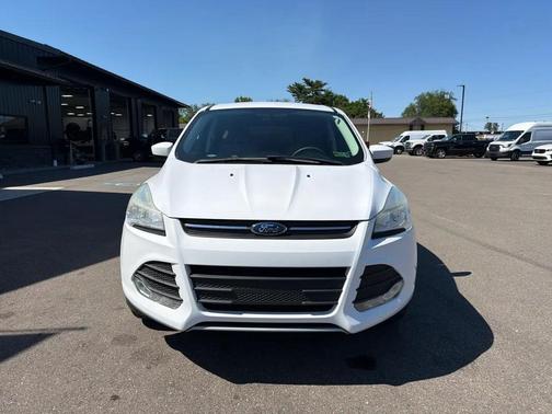 White 2014 Ford Escape SE