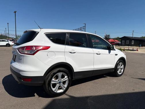 White 2014 Ford Escape SE
