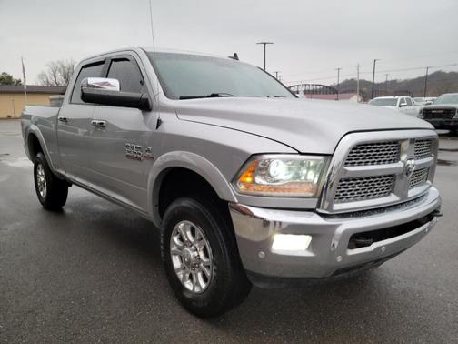 2018 RAM 2500 Laramie Crew Cab 4x4 6'4' Box