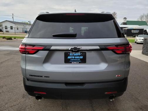 Sterling Gray Metallic 2023 Chevrolet Traverse RS