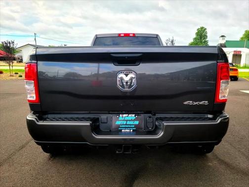 2024 RAM 3500 Big Horn Crew Cab 4x4 8' Box