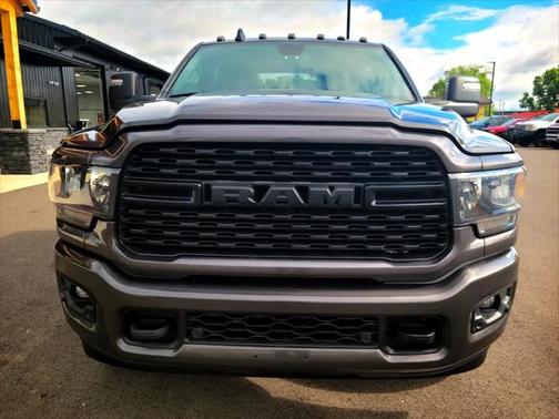 2024 RAM 3500 Big Horn Crew Cab 4x4 8' Box