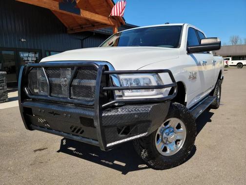 2017 RAM 2500 SLT Crew Cab 4x4 6'4' Box