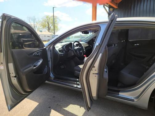 2023 Chevrolet Malibu FWD RS