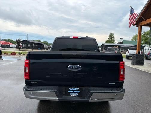 Blue 2022 Ford F-150 XLT
