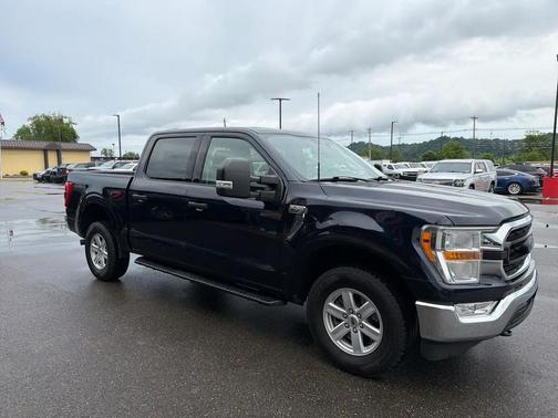 Blue 2022 Ford F-150 XLT