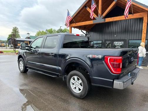 Blue 2022 Ford F-150 XLT