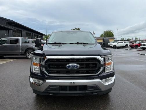 Blue 2022 Ford F-150 XLT