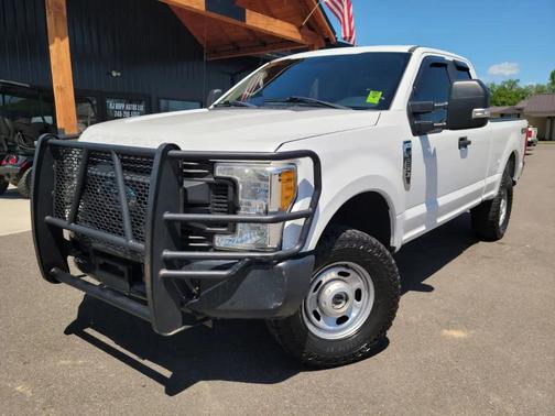 Oxford White 2017 Ford F-250 XL