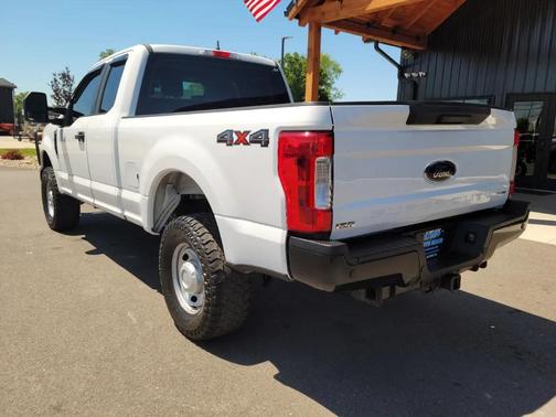 Oxford White 2017 Ford F-250 XL