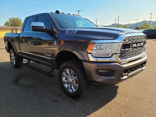 2019 RAM 2500 Limited Crew Cab 4x4 6'4' Box