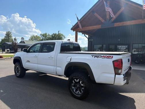 Super White 2018 Toyota Tacoma SR5