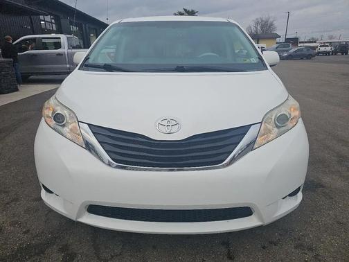 2013 Toyota Sienna LE