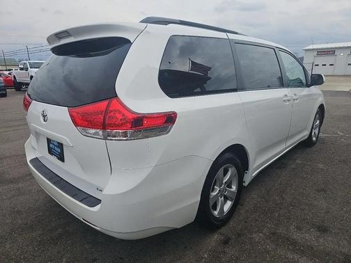 2013 Toyota Sienna LE