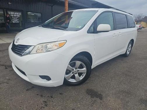 2013 Toyota Sienna LE