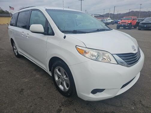 2013 Toyota Sienna LE