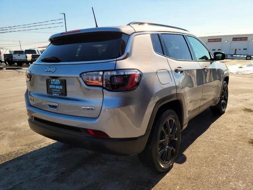 2022 Jeep Compass Latitude Lux