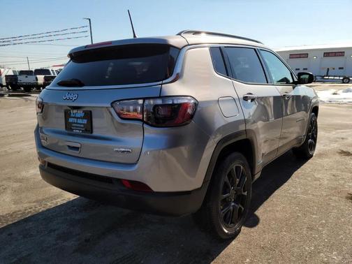 2022 Jeep Compass Latitude Lux