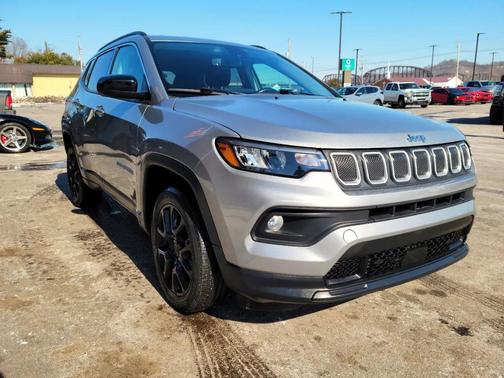 2022 Jeep Compass Latitude Lux