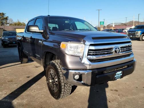 2016 Toyota Tundra SR5
