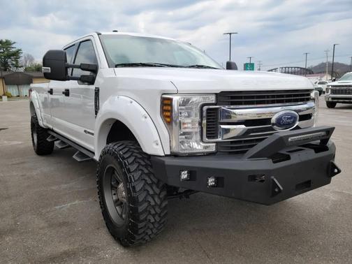 Oxford White 2019 Ford F-250 XLT