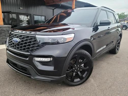 Agate Black Metallic 2023 Ford Explorer ST-Line