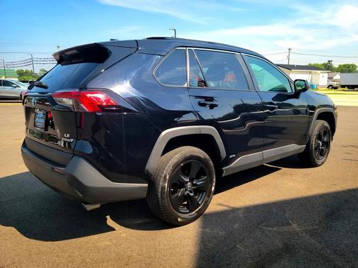 2022 Toyota RAV4 Hybrid LE