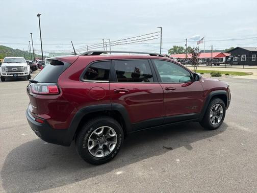 Velvet Red Pearlcoat 2019 Jeep Cherokee Trailhawk